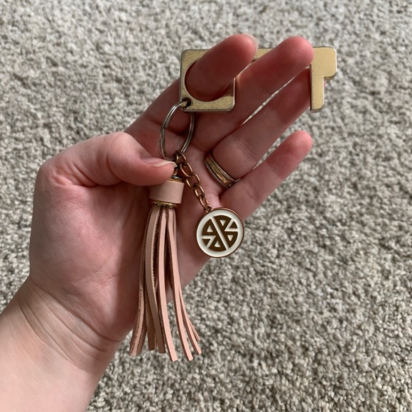 Touchless Tassel Decor Keyring - Picture 2 of 6